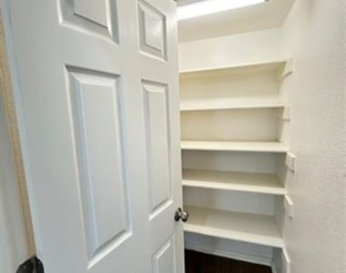 801 Heatherglen Court - Photo Thumbnail 30