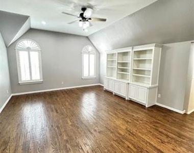 801 Heatherglen Court - Photo Thumbnail 32