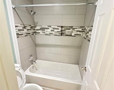 801 Heatherglen Court - Photo Thumbnail 27