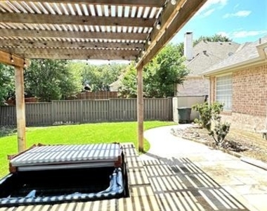 801 Heatherglen Court - Photo Thumbnail 22