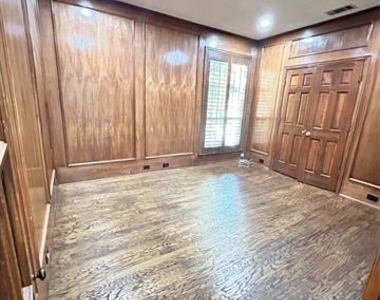 801 Heatherglen Court - Photo Thumbnail 9