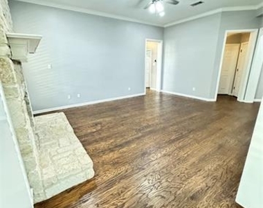 801 Heatherglen Court - Photo Thumbnail 10