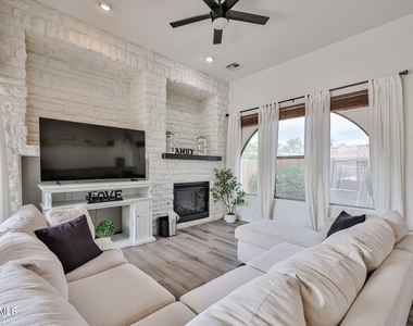 3950 N Edith Way - Photo Thumbnail 14