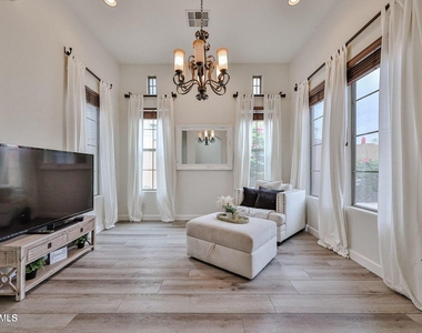 3950 N Edith Way - Photo Thumbnail 7