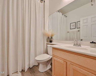 3950 N Edith Way - Photo Thumbnail 23