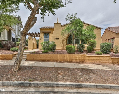 3950 N Edith Way - Photo Thumbnail 1