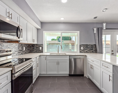 3210 N Jay Street - Photo Thumbnail 18