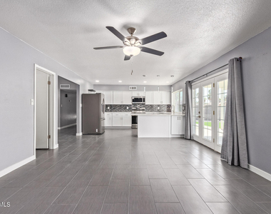 3210 N Jay Street - Photo Thumbnail 12