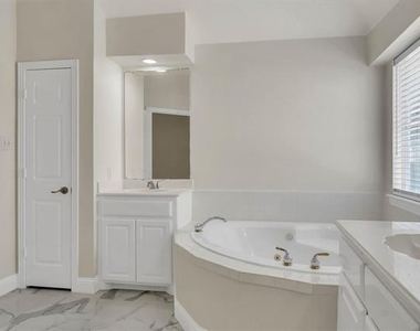 422 Willet Drive - Photo Thumbnail 12