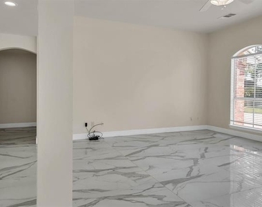422 Willet Drive - Photo Thumbnail 5
