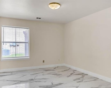 422 Willet Drive - Photo Thumbnail 14