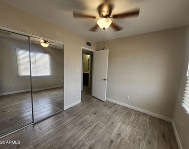 3136 W Port Au Prince Lane - Photo Thumbnail 19
