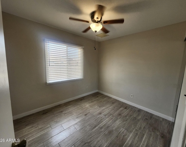 3136 W Port Au Prince Lane - Photo Thumbnail 18
