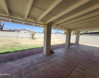 3136 W Port Au Prince Lane - Photo Thumbnail 20