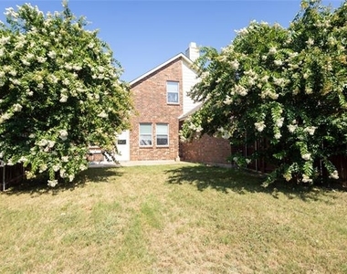 1407 Hazelwood Drive - Photo Thumbnail 11