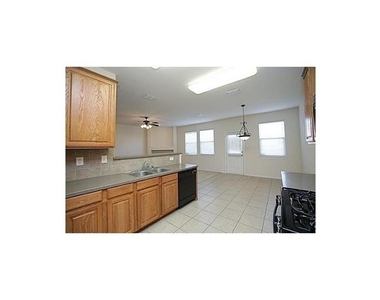 1407 Hazelwood Drive - Photo Thumbnail 30
