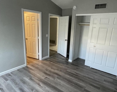 456 E Silver Creek Road - Photo Thumbnail 19