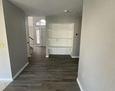 456 E Silver Creek Road - Photo Thumbnail 9