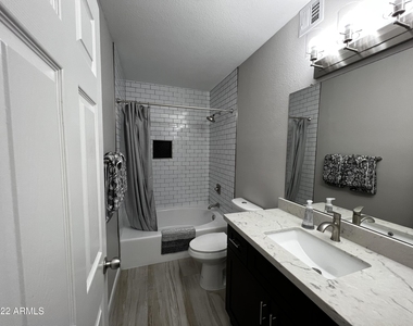 20100 N 78th Place - Photo Thumbnail 7
