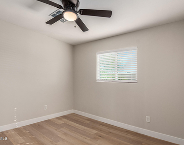 818 W Elna Rae Street - Photo Thumbnail 29
