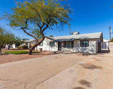 818 W Elna Rae Street - Photo Thumbnail 9