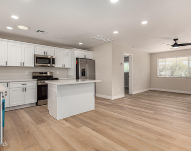 818 W Elna Rae Street - Photo Thumbnail 24