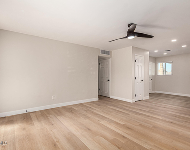 818 W Elna Rae Street - Photo Thumbnail 16