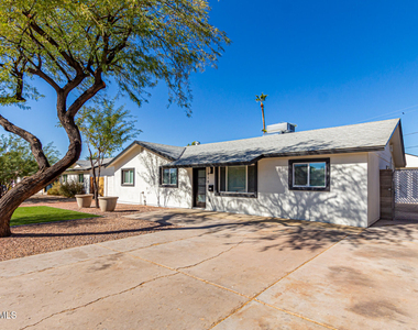 818 W Elna Rae Street - Photo Thumbnail 10