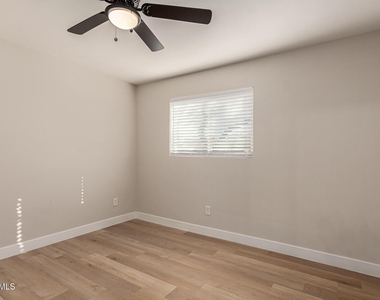 818 W Elna Rae Street - Photo Thumbnail 32