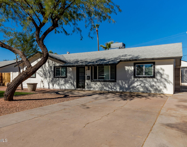 818 W Elna Rae Street - Photo Thumbnail 2