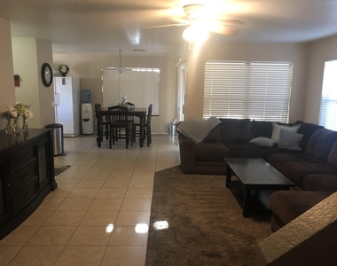6152 S Sharon Court - Photo Thumbnail 3