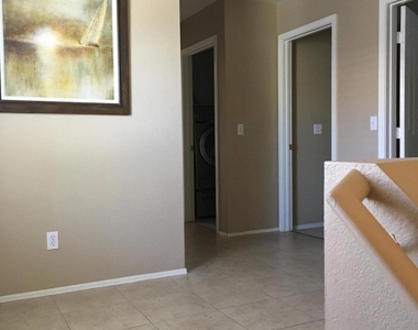 6152 S Sharon Court - Photo Thumbnail 9