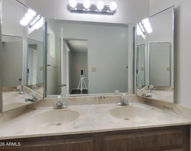 4323 W Poinsettia Drive - Photo Thumbnail 6