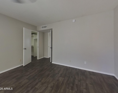 4323 W Poinsettia Drive - Photo Thumbnail 5