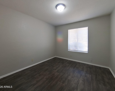 4323 W Poinsettia Drive - Photo Thumbnail 9