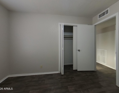 4323 W Poinsettia Drive - Photo Thumbnail 8
