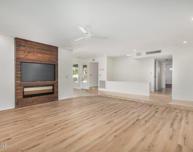 32015 N 71st Street - Photo Thumbnail 21