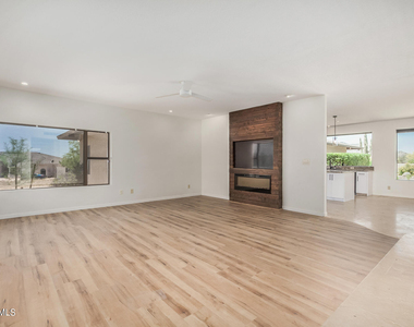 32015 N 71st Street - Photo Thumbnail 22