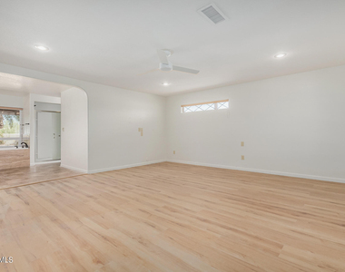 32015 N 71st Street - Photo Thumbnail 25