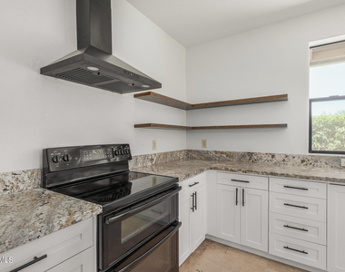 32015 N 71st Street - Photo Thumbnail 8