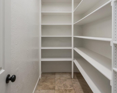 32015 N 71st Street - Photo Thumbnail 12