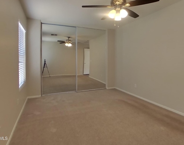 11634 W Vogel Avenue - Photo Thumbnail 6