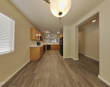 11634 W Vogel Avenue - Photo Thumbnail 3