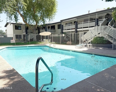 749 E Montebello Avenue - Photo Thumbnail 17