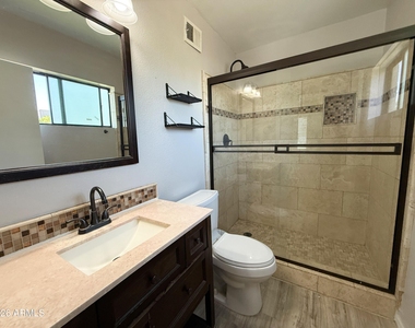 749 E Montebello Avenue - Photo Thumbnail 8