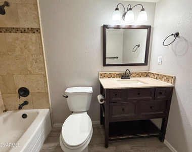 749 E Montebello Avenue - Photo Thumbnail 13