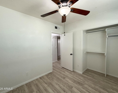 749 E Montebello Avenue - Photo Thumbnail 10