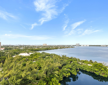 5070 N Ocean Drive - Photo Thumbnail 11