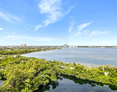 5070 N Ocean Drive - Photo Thumbnail 32