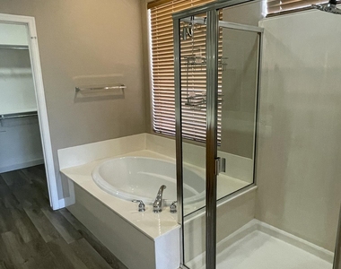 41831 N Mill Creek Way - Photo Thumbnail 6